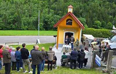 Stimmungsvolle Maiandacht bei der Familie Glawogger