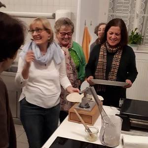 Frauenrudne / Pfarre Graz-Mariatrost Hostien Backen